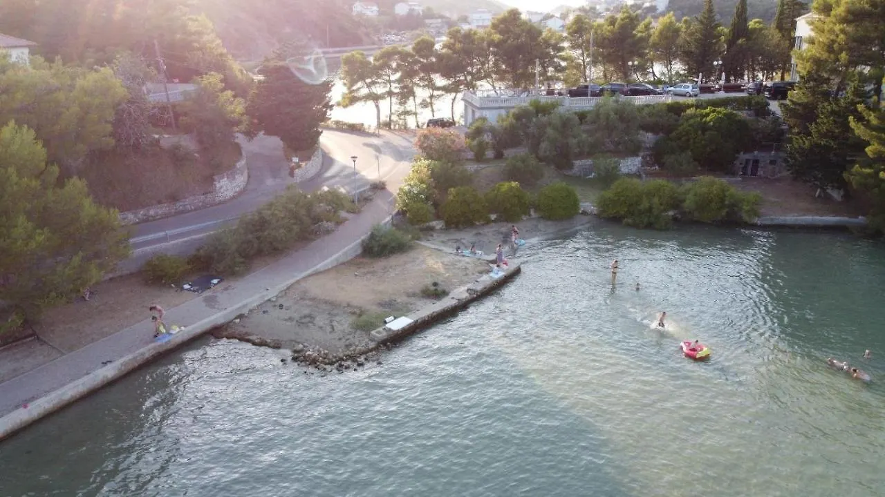 Apartmani Sara Supetarska Draga Croatia